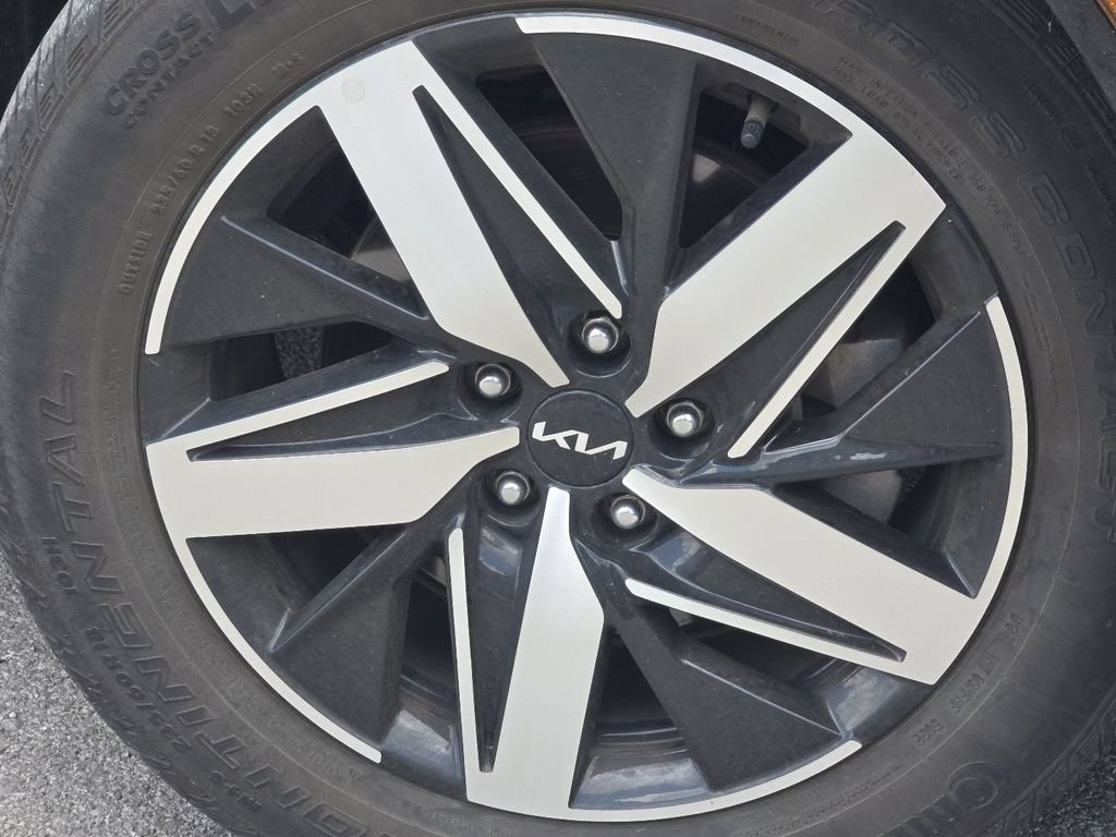 Used 2023 Kia Sorento S w/ Panoramic Sunroof Package FWD image 10