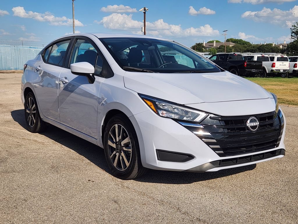 Used 2025 Nissan Versa SV FWD image 3