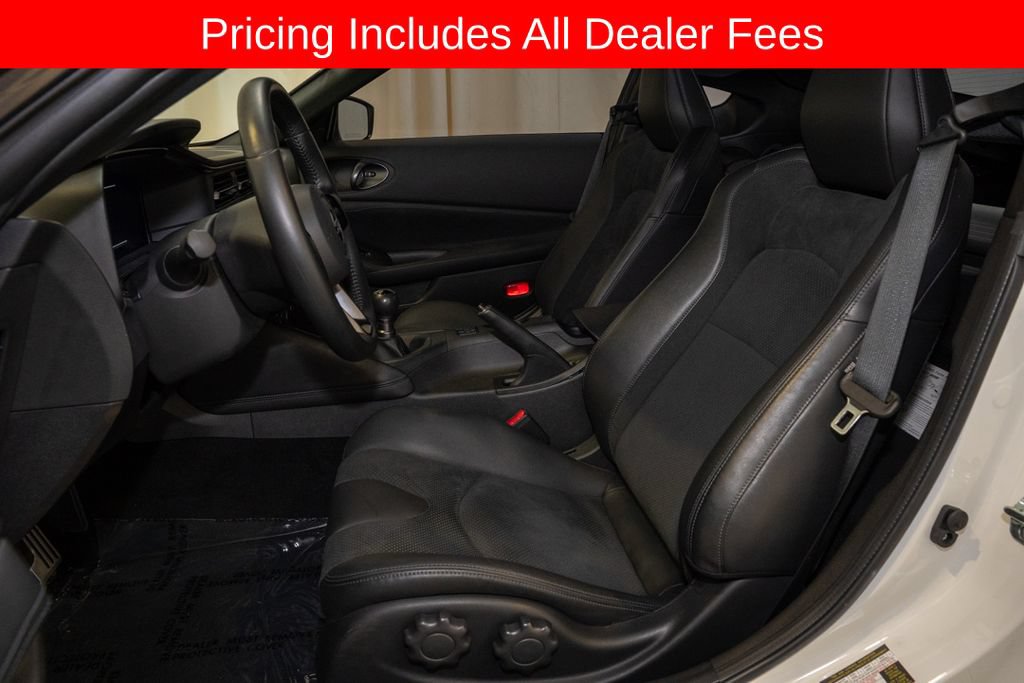 Used 2025 Nissan Z Performance w/ Floor Mat Package RWD image 14
