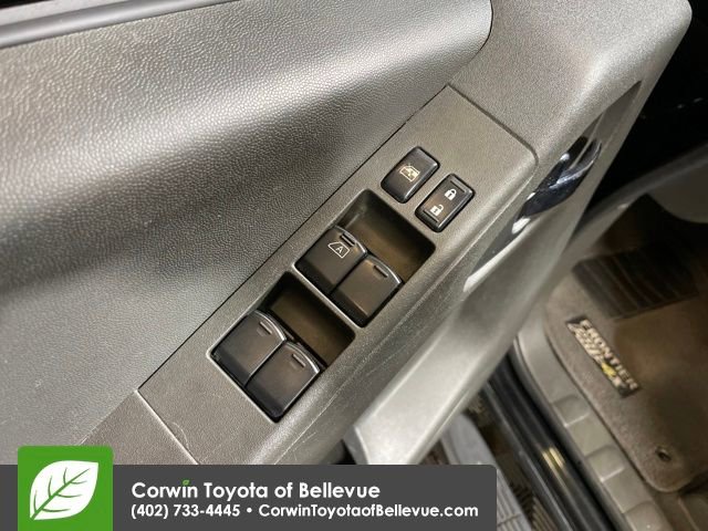 Used 2019 Nissan Frontier PRO-4X image 11