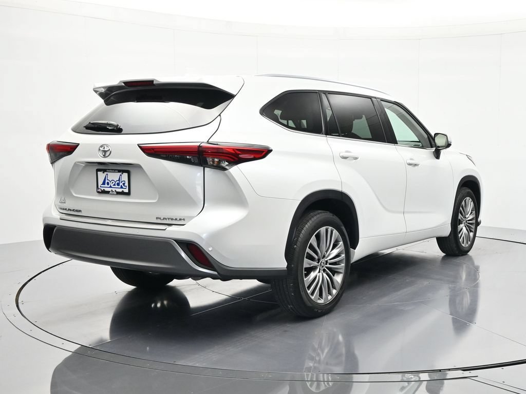 Used 2022 Toyota Highlander Platinum FWD image 5