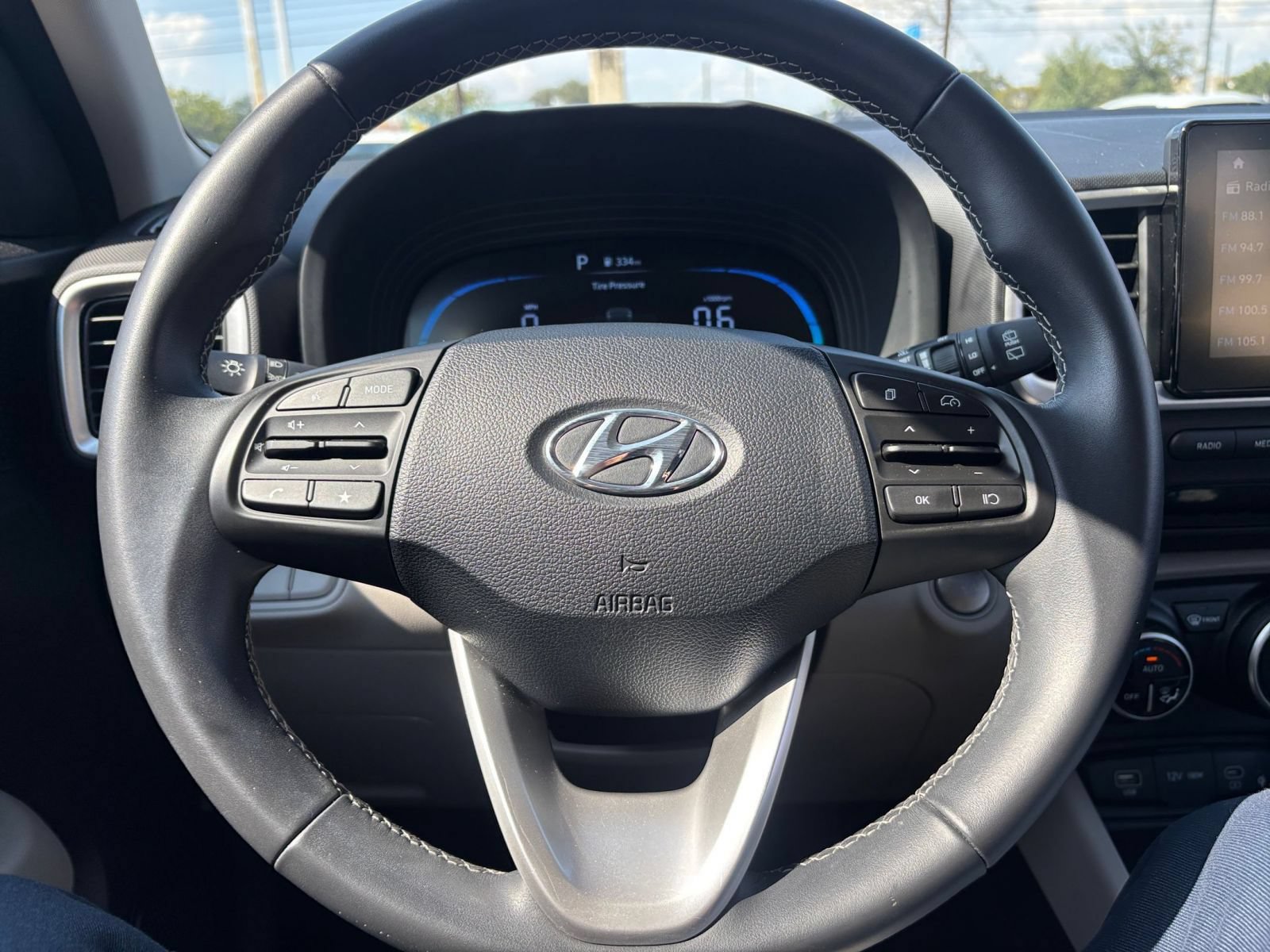 Used 2026 Hyundai Venue SEL FWD image 22