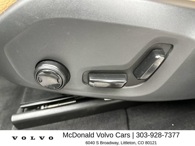 Used 2018 Volvo XC60 T6 Momentum w/ Advanced Package AWD/4WD image 12
