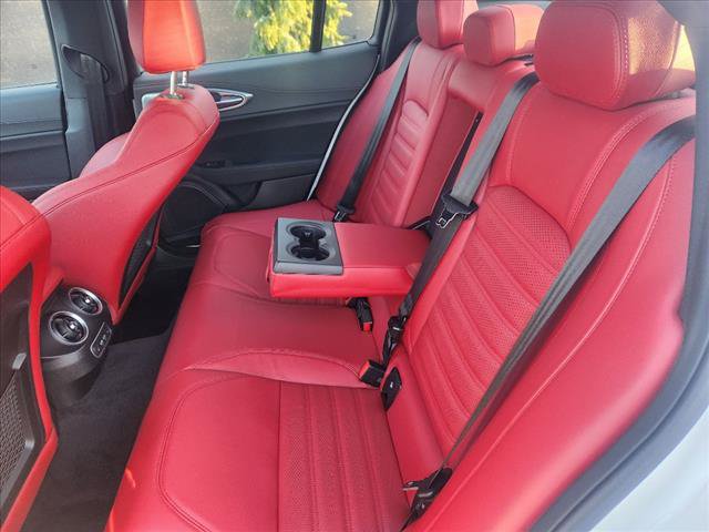 Used 2024 Alfa Romeo Giulia Veloce AWD/4WD image 24