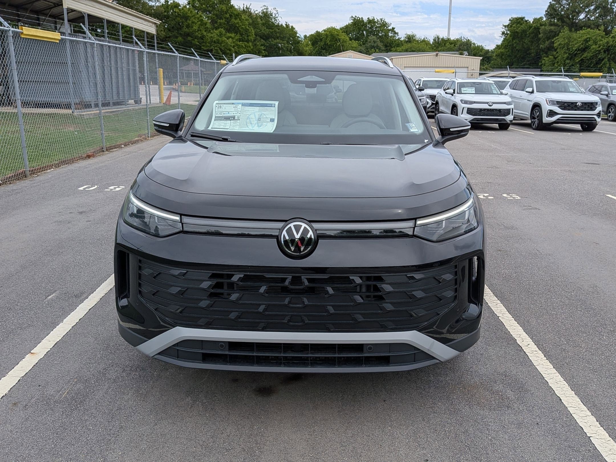 New 2026 Volkswagen Tiguan SE FWD image 8