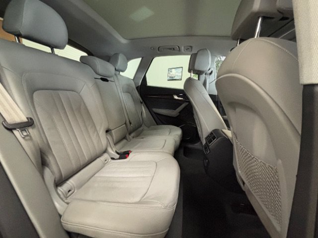 Used 2018 Audi Q5 2.0T Premium Plus w/ Premium Plus Package AWD/4WD image 14