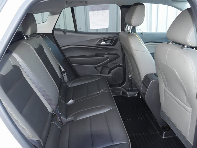 Used 2025 Chevrolet Trax ACTIV w/ Sunroof Package image 25