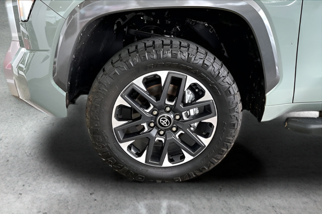 Used 2026 Toyota Tundra Limited AWD/4WD image 29