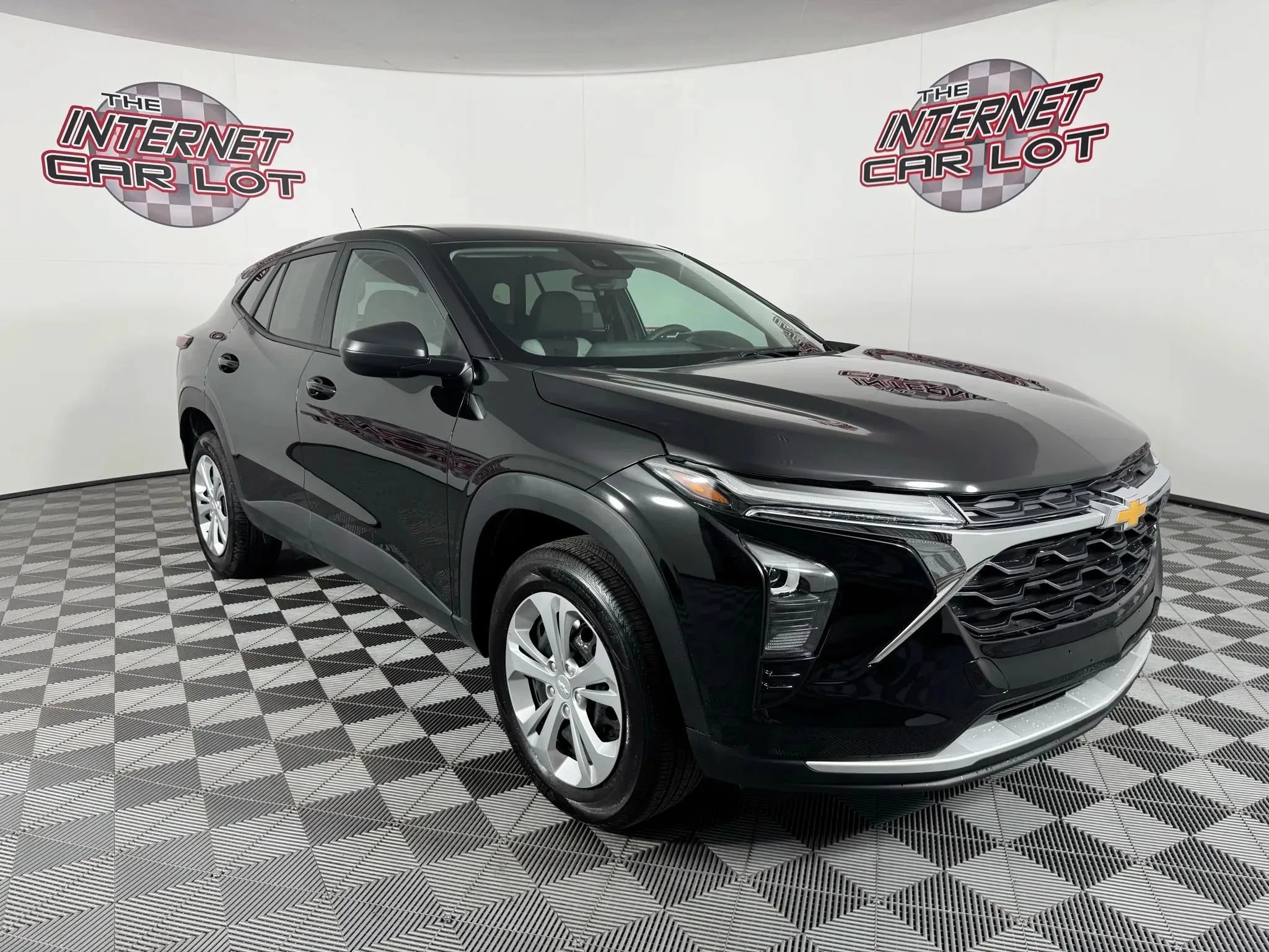 Used 2025 Chevrolet Trax LS FWD image 9