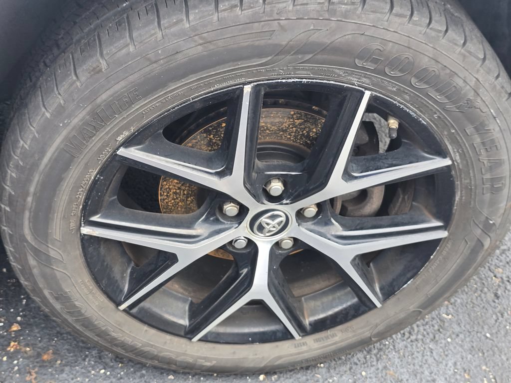 Used 2018 Toyota RAV4 SE w/ Protection Package AWD/4WD image 17