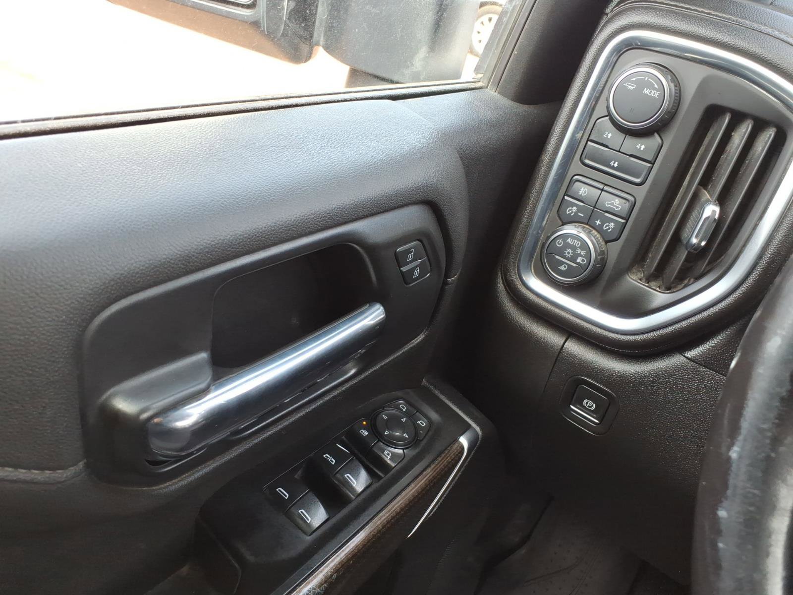 Used 2020 Chevrolet Silverado 2500 LT w/ All Star Edition image 19