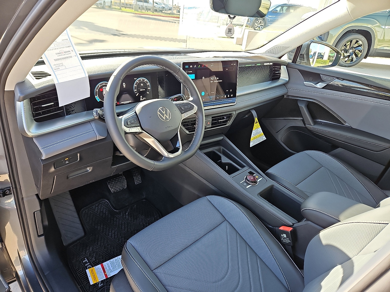 New 2026 Volkswagen Tiguan SE image 11