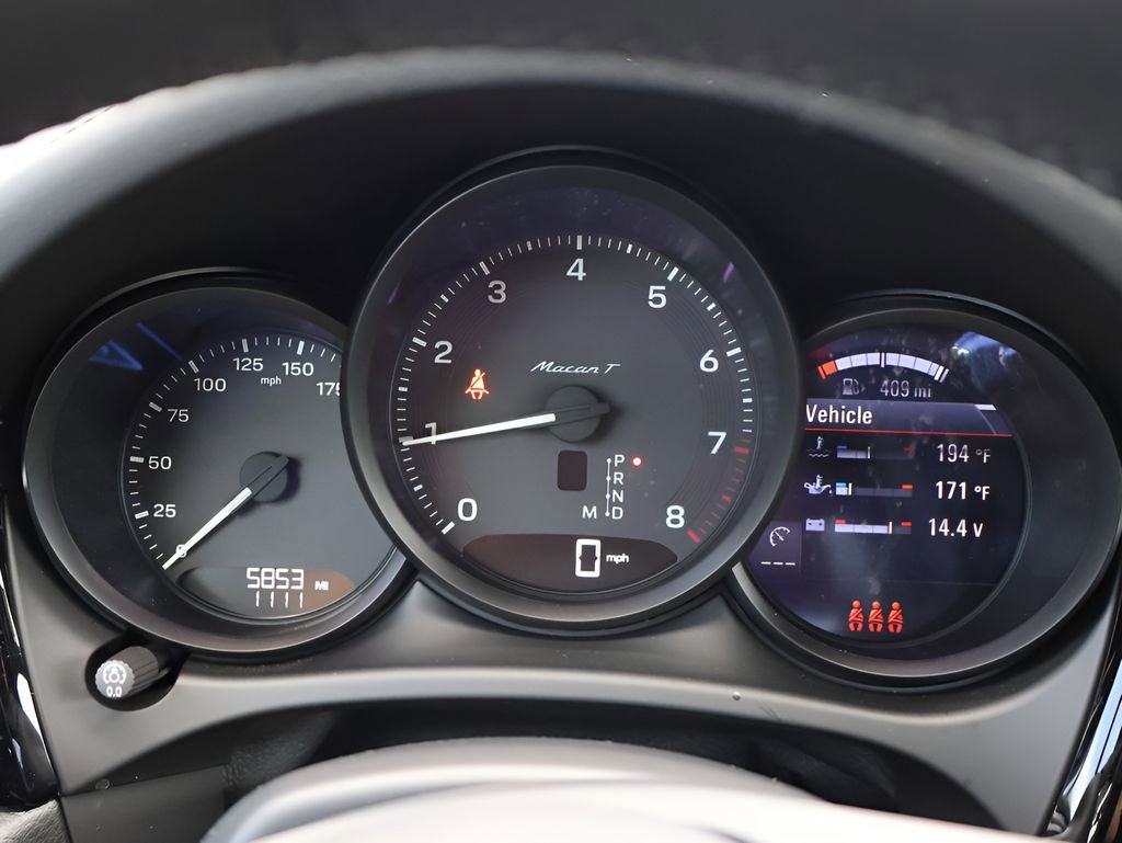 Certified 2025 Porsche Macan Turbo image 26