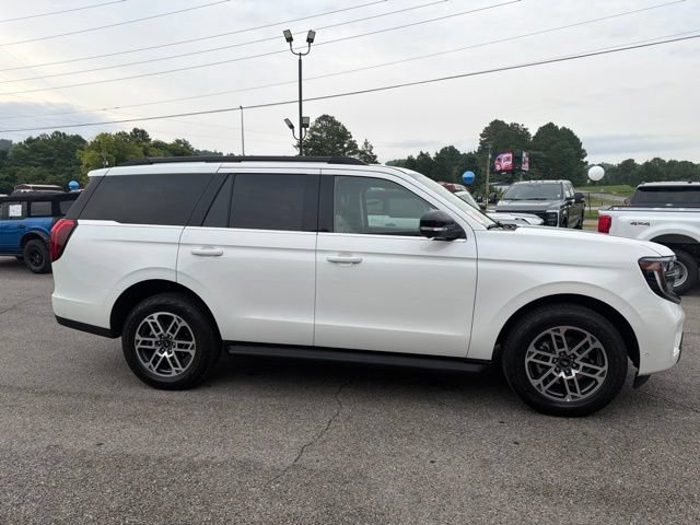 Used 2025 Ford Expedition Active AWD/4WD image 28