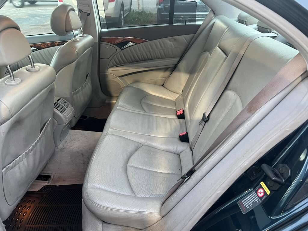 Used 2005 Mercedes-Benz E 320 4MATIC Sedan image 22