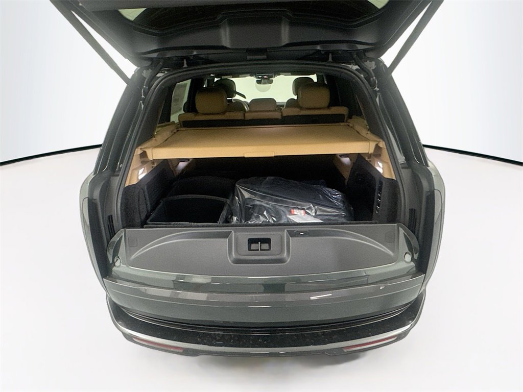 New 2026 Land Rover Range Rover Long Wheelbase SE image 26