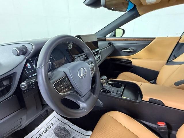 Used 2025 Lexus ES 350 w/ Premium Package FWD image 7