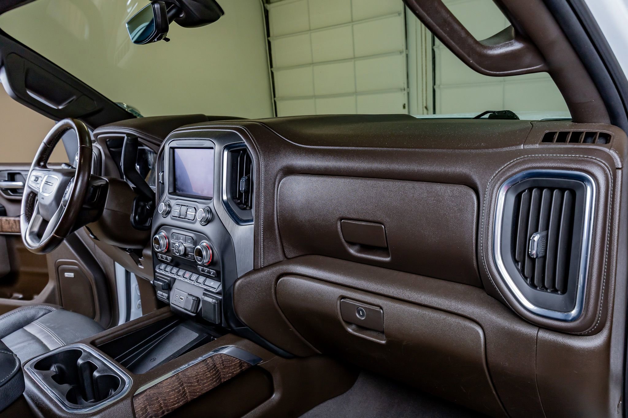 Used 2022 GMC Sierra 3500 Denali w/ Denali Ultimate Package AWD/4WD image 18