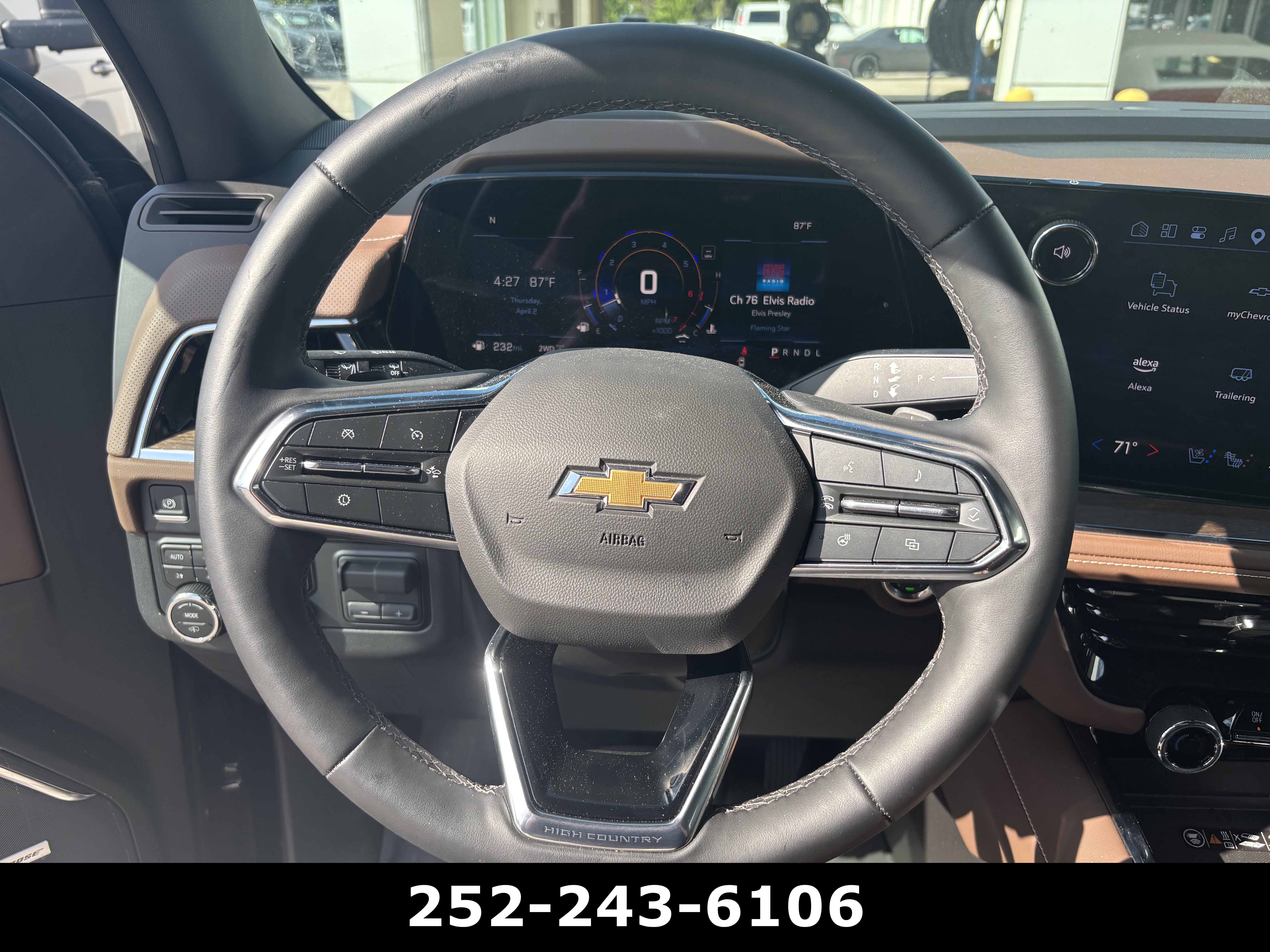 Used 2025 Chevrolet Suburban High Country AWD/4WD image 12