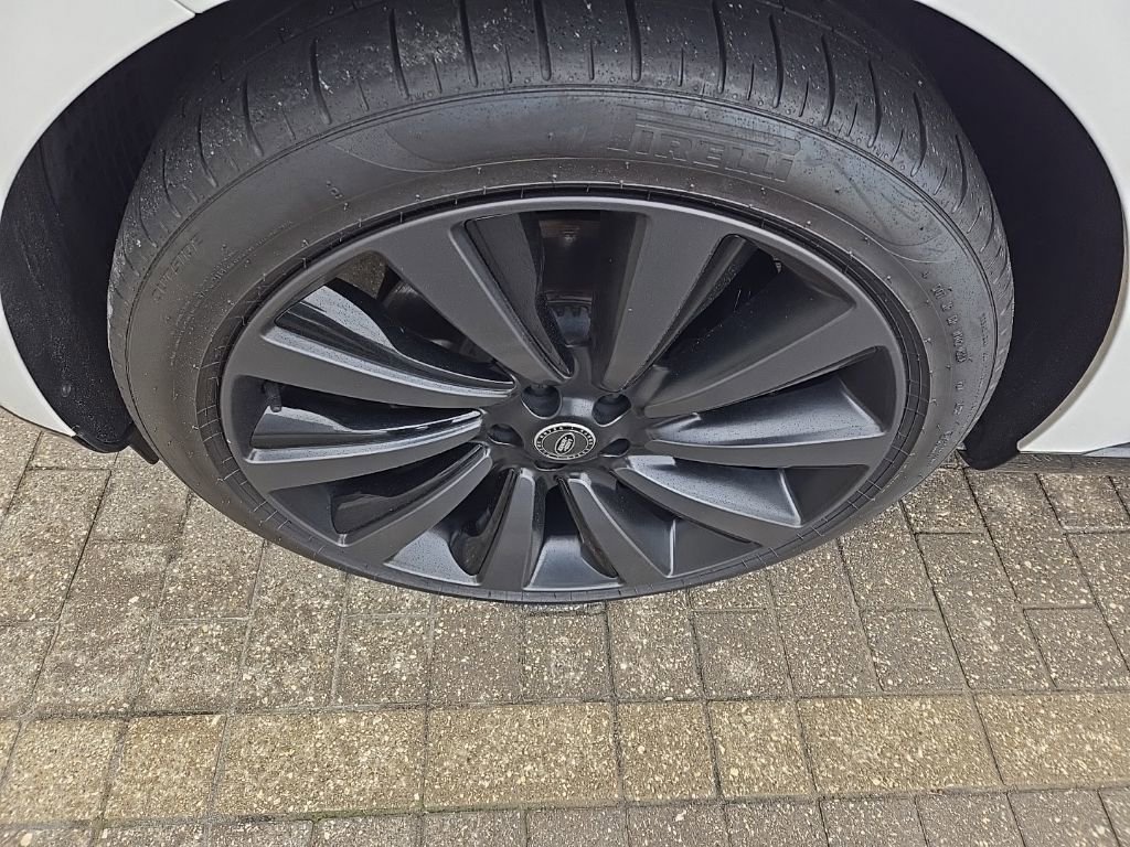 Used 2023 Land Rover Range Rover SV image 10