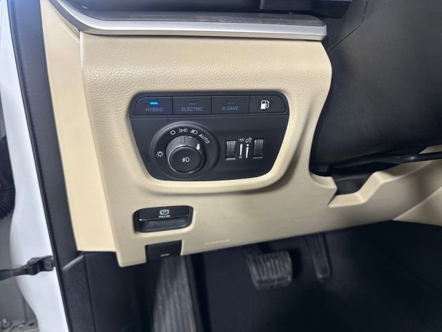 Used 2023 Jeep Grand Cherokee 4WD 4xe image 19