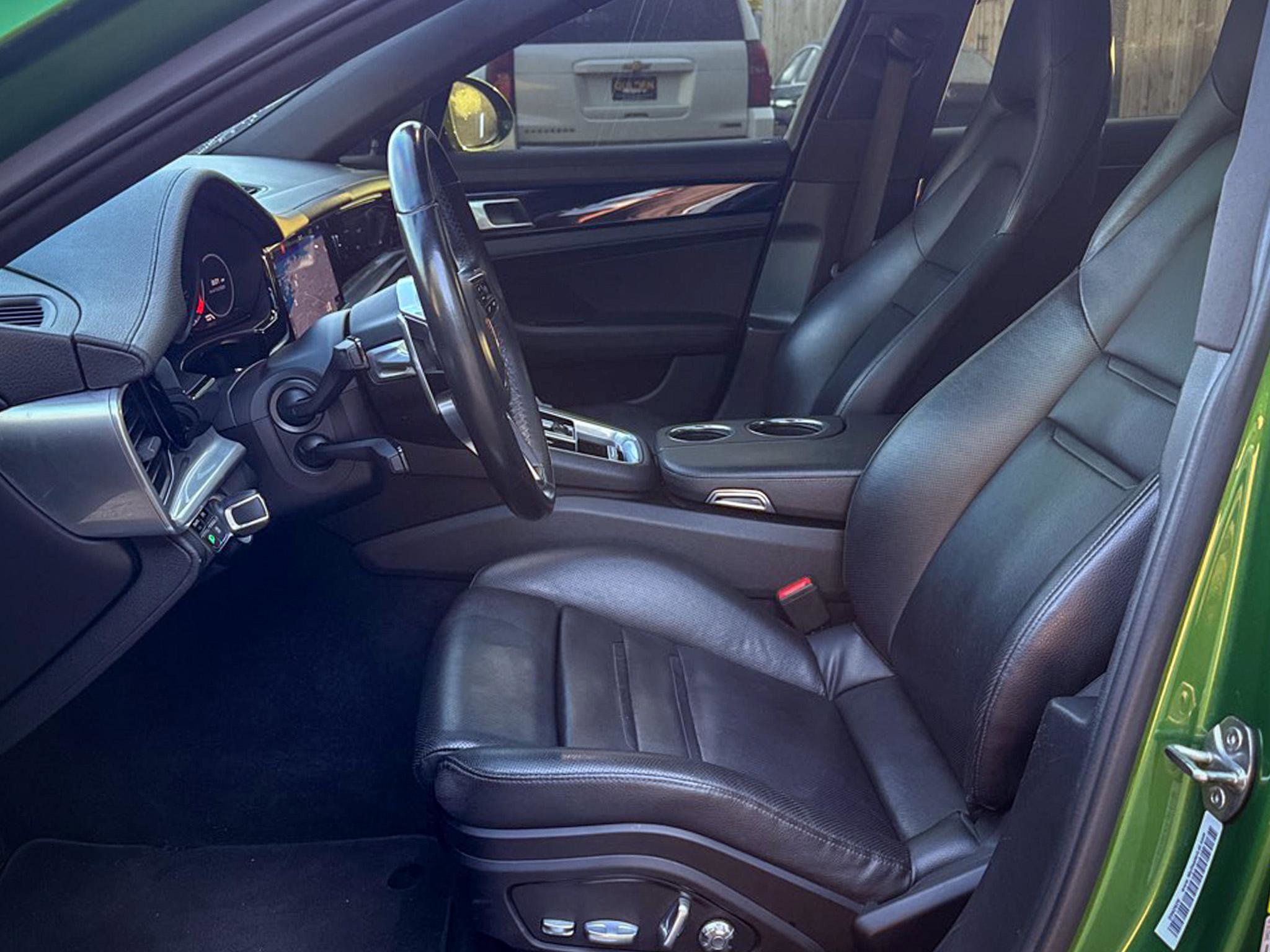 Used 2018 Porsche Panamera 4 image 18