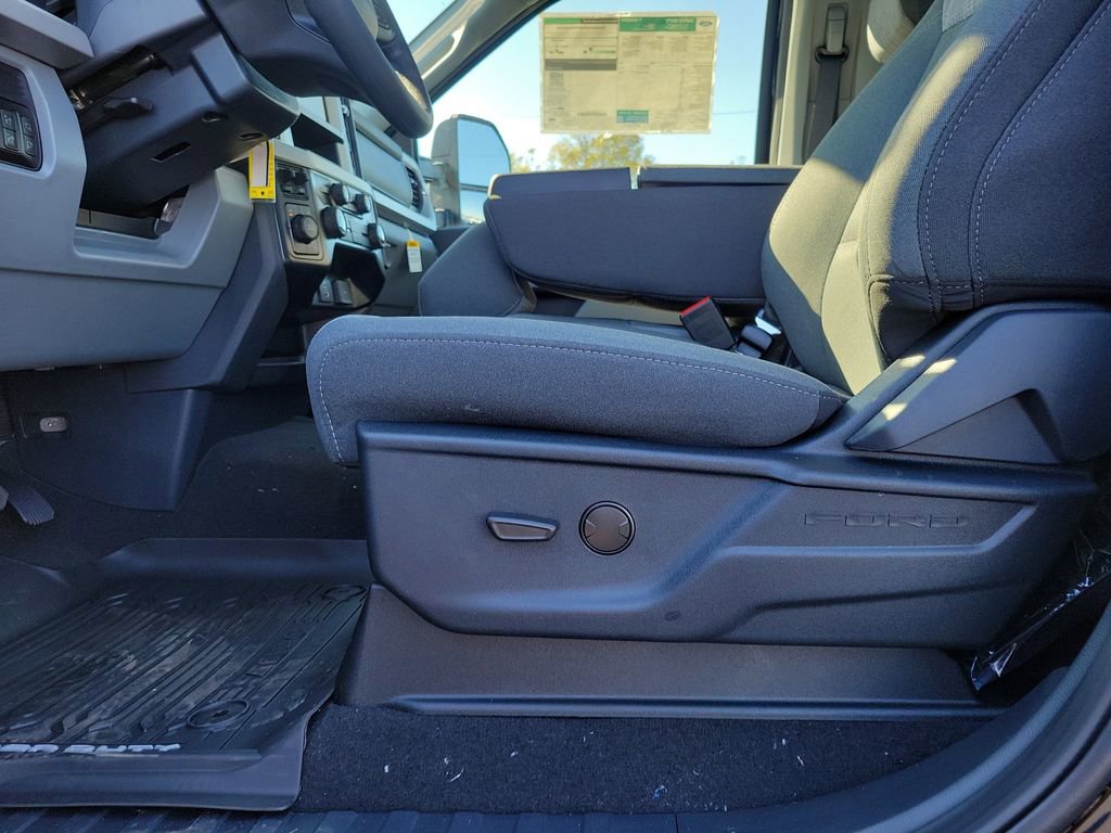 New 2026 Ford F450 XLT w/ 360-Degree Camera Package image 13