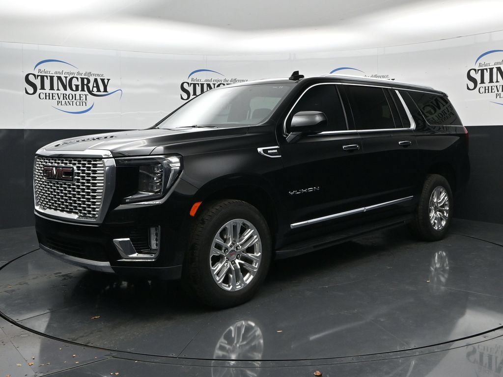 Used 2021 GMC Yukon XL SLT w/ Rear Media and Nav Package AWD/4WD image 3