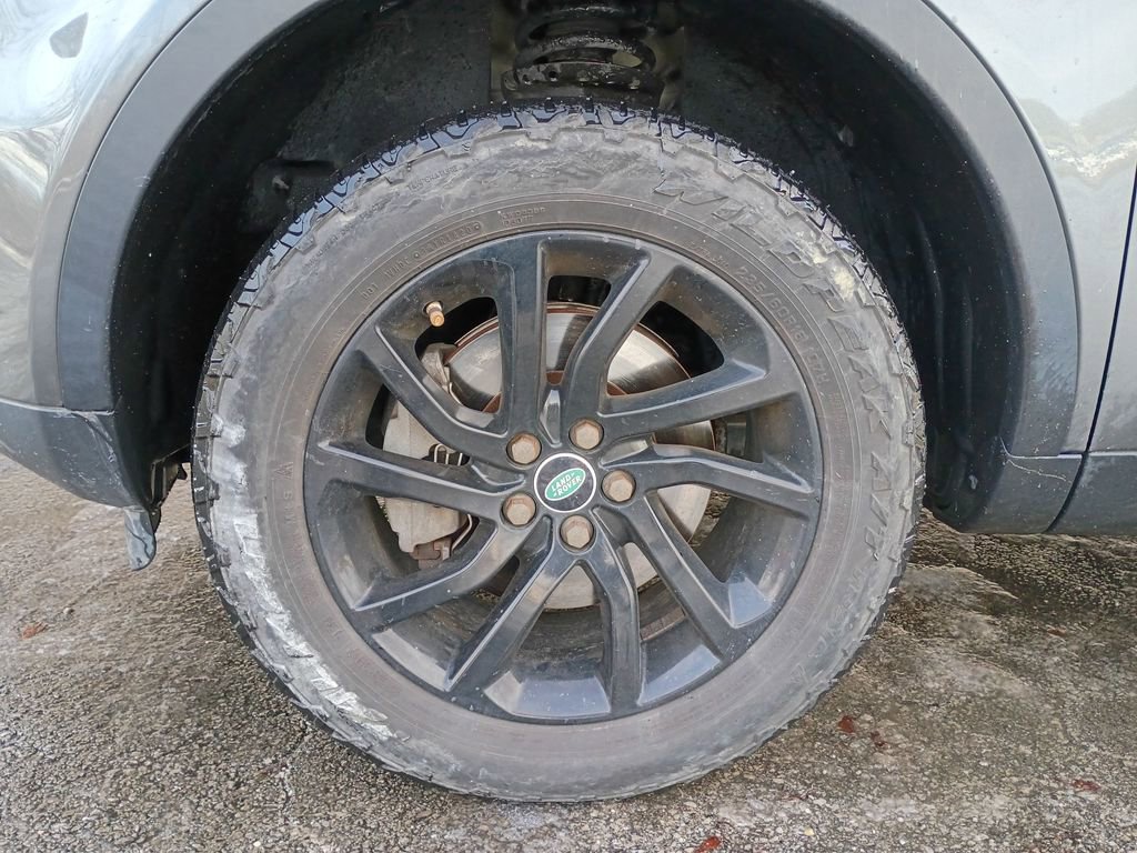 Used 2016 Land Rover Discovery Sport HSE image 10