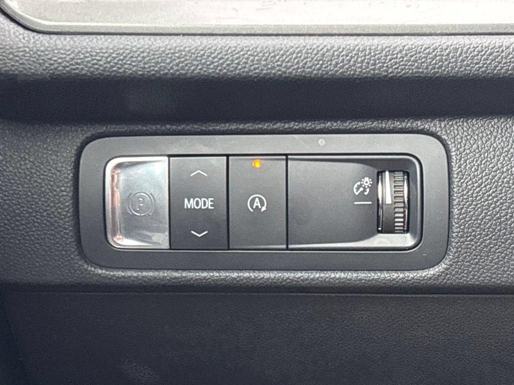 Used 2024 Chevrolet Traverse LT FWD image 25