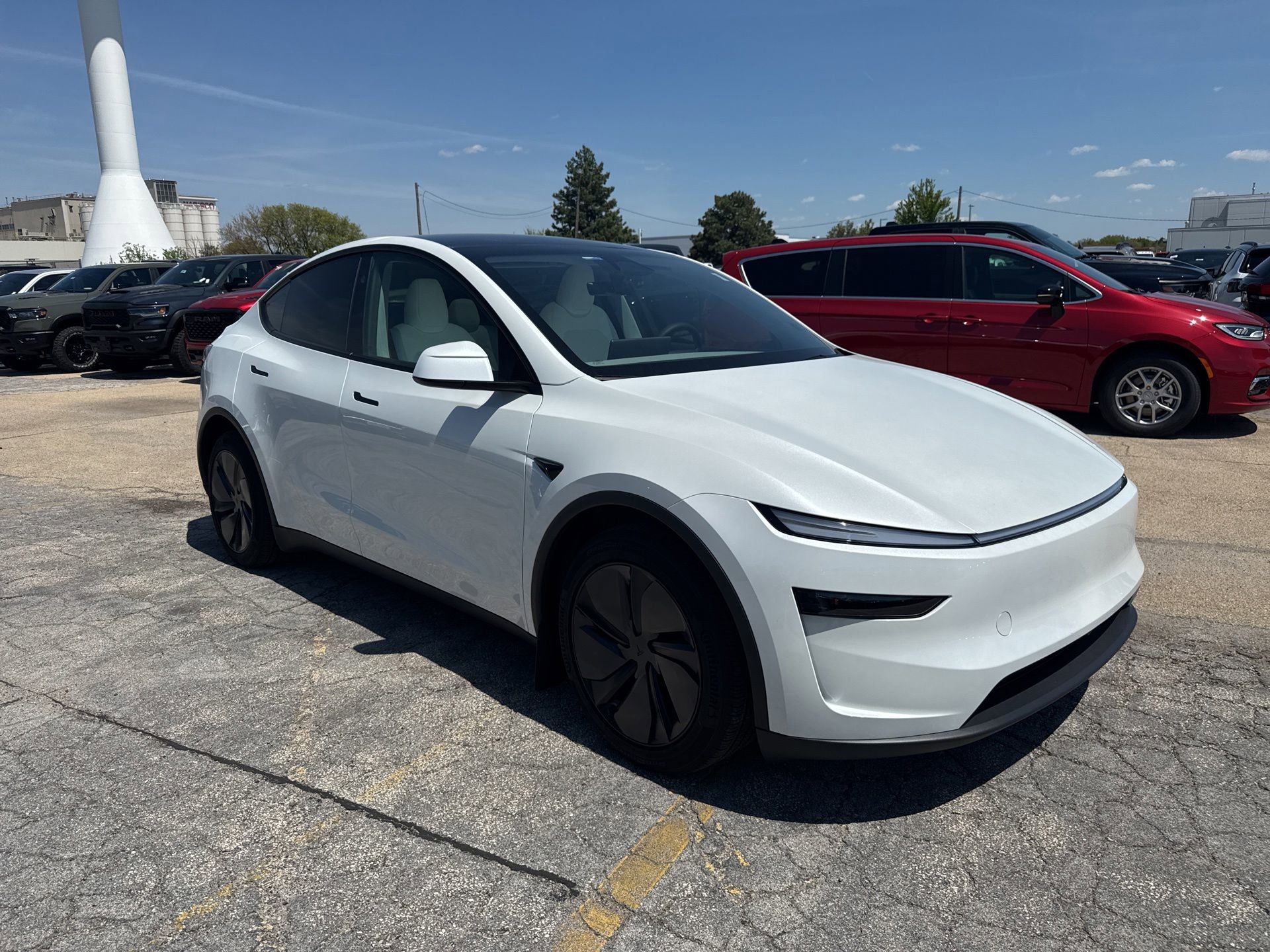 Used 2026 Tesla Model Y AWD image 3