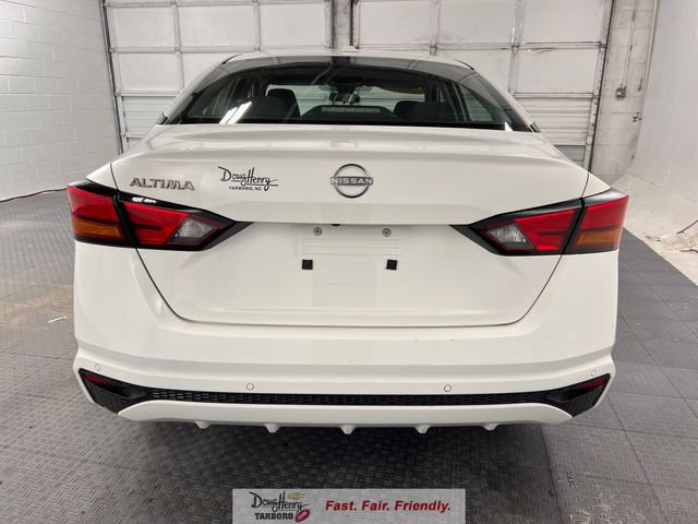 Used 2025 Nissan Altima 2.5 SV FWD image 8