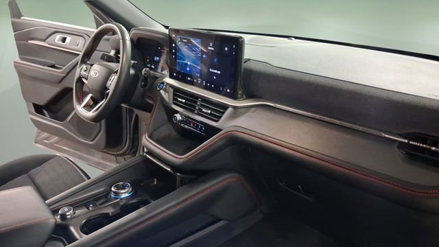 Used 2025 Ford Explorer ST-Line AWD/4WD image 20