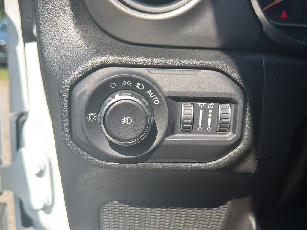 Used 2022 Jeep Wrangler Unlimited Sport w/ Sun And Sound Package AWD/4WD image 21
