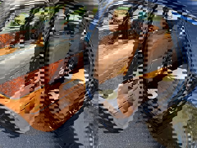 Used 2013 Jaguar XJ Base image 16