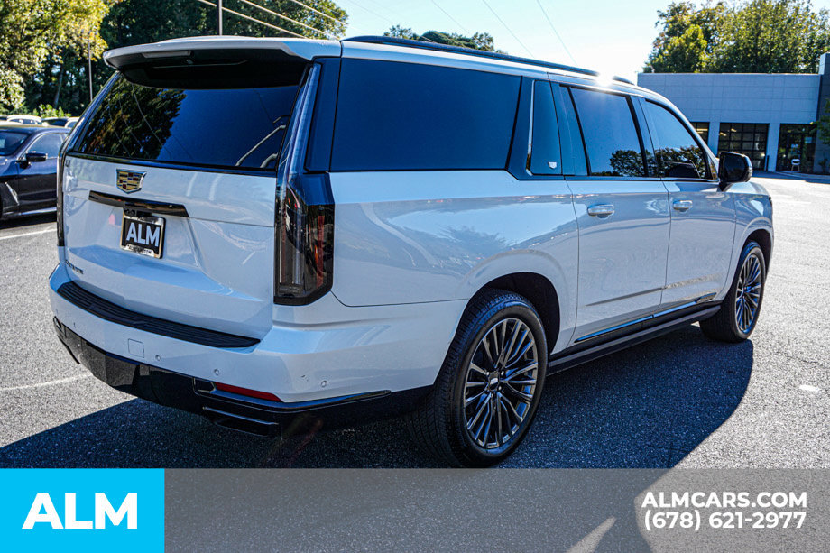 Used 2025 Cadillac Escalade ESV Sport Platinum AWD/4WD image 5