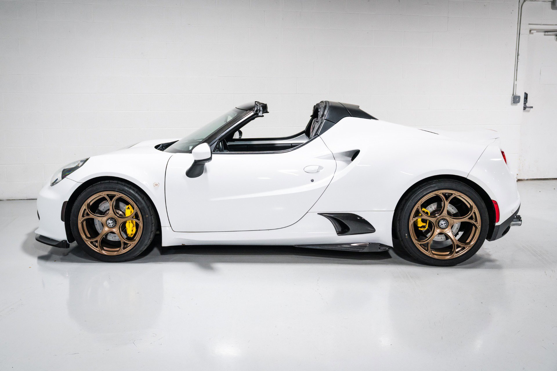 Used 2018 Alfa Romeo 4C Spider RWD image 6