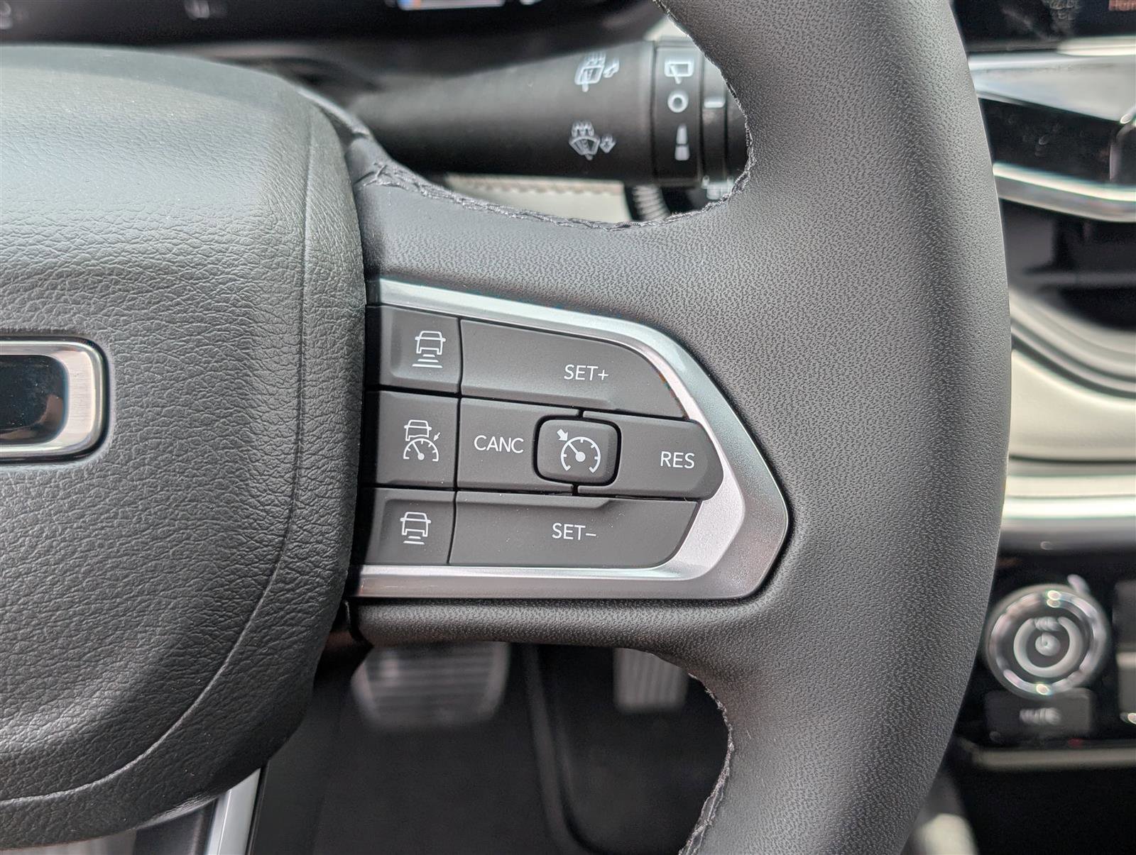 New 2025 Jeep Compass Limited w/ Elite Group AWD/4WD image 19