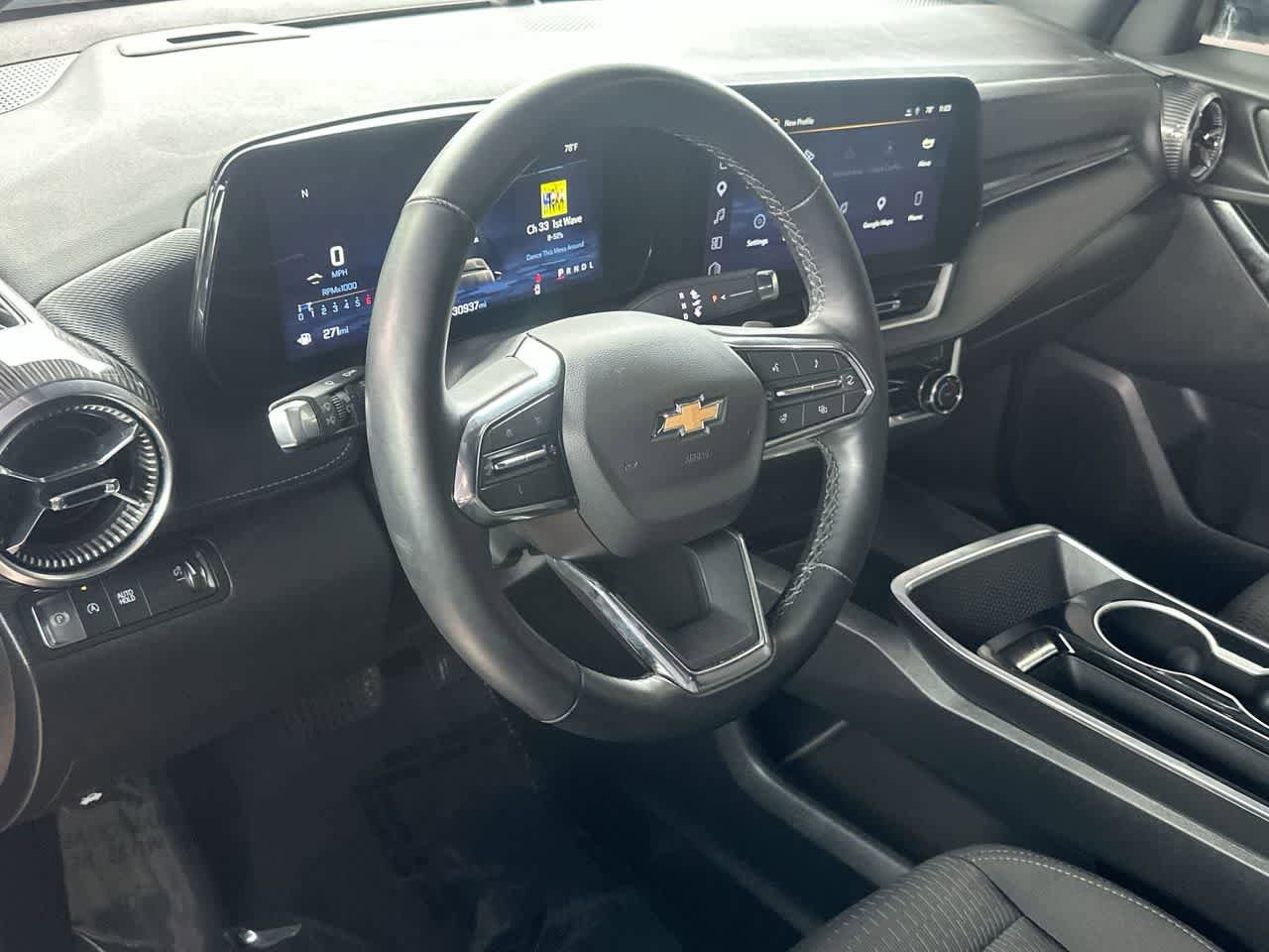 Used 2025 Chevrolet Equinox LT FWD image 13