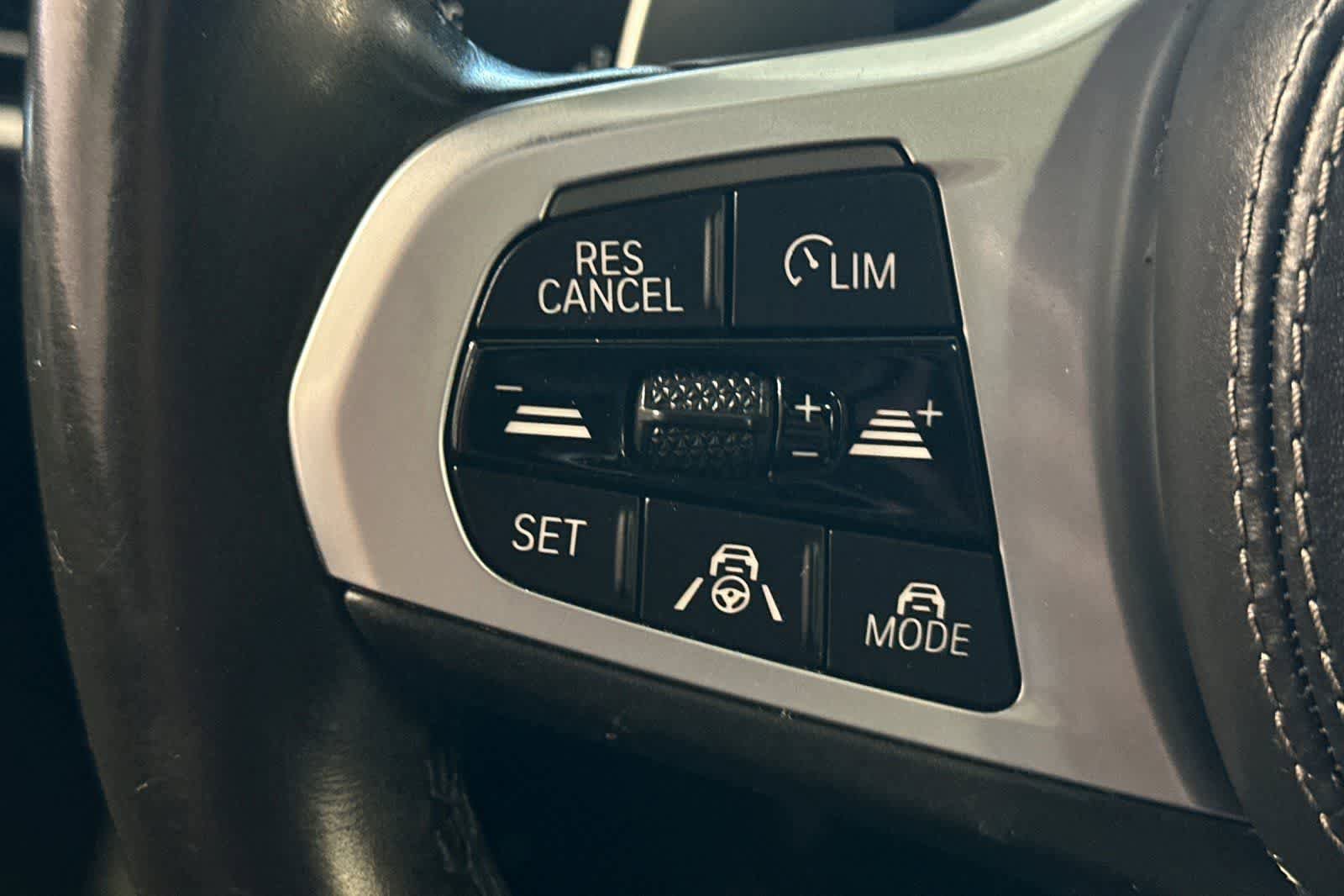 Used 2020 BMW X7 M50i AWD/4WD image 30