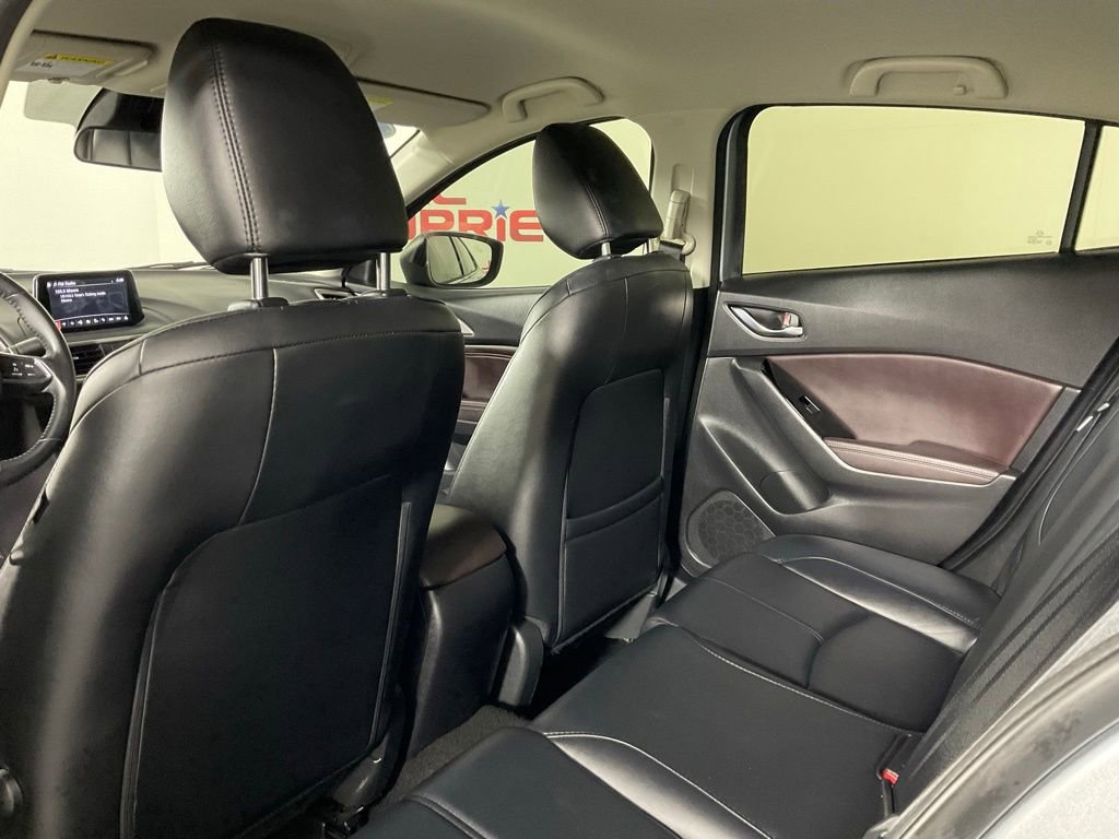 Used 2018 MAZDA MAZDA3 Touring FWD image 15