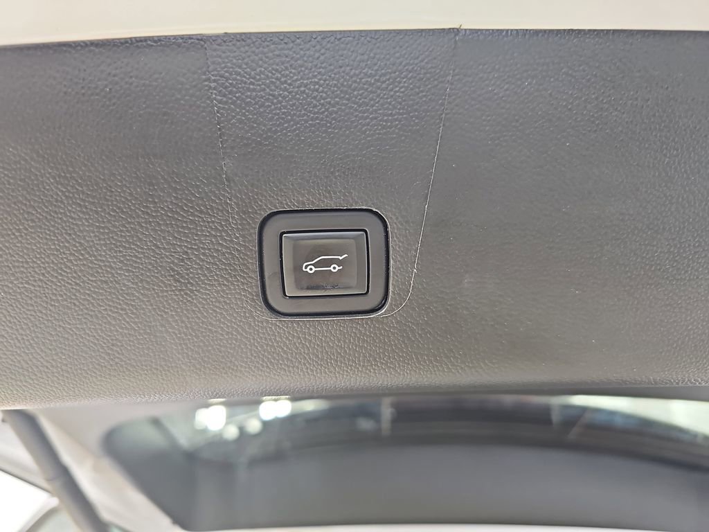 Certified 2023 Chevrolet Traverse High Country AWD/4WD image 18