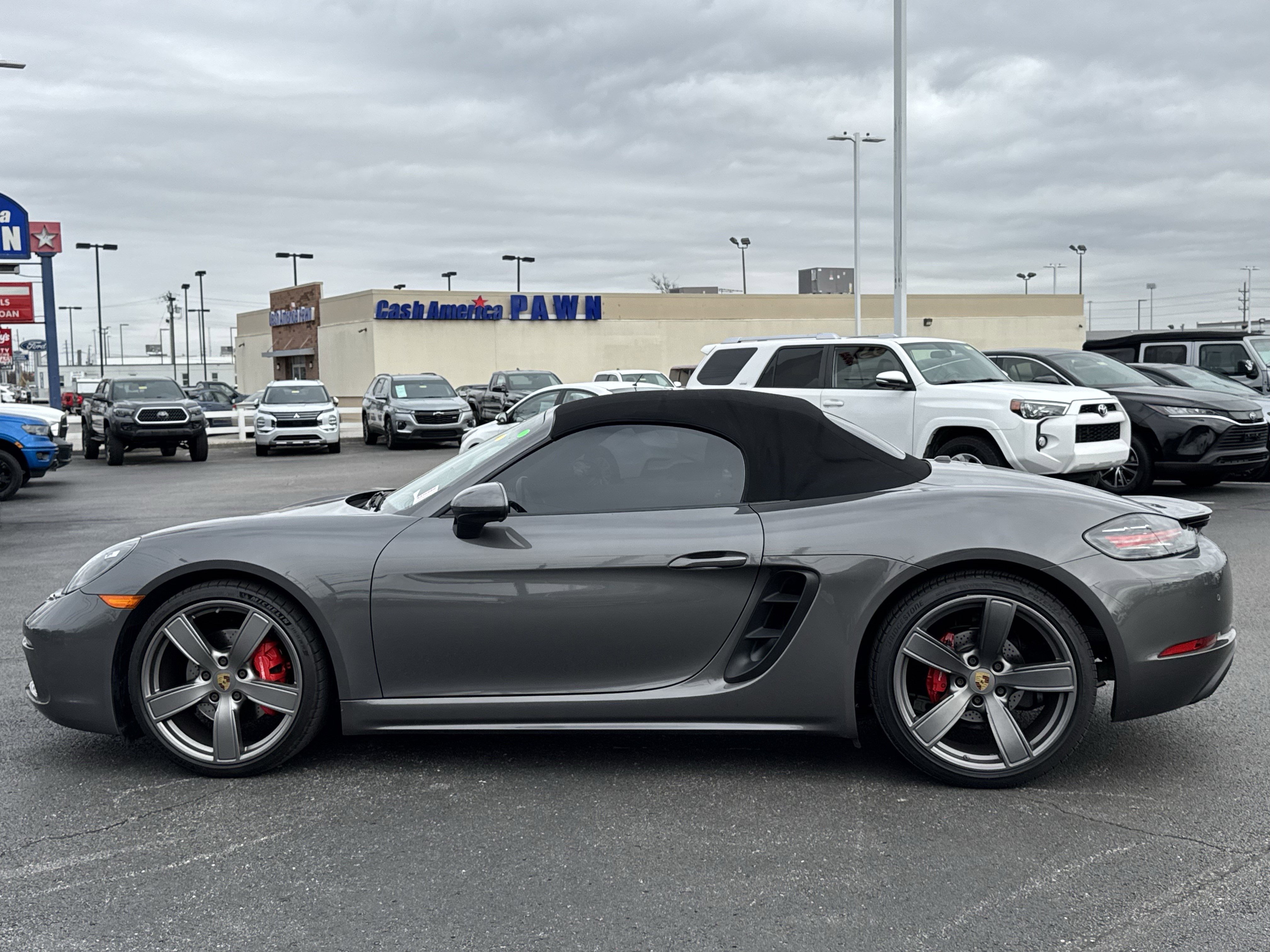 Used 2017 Porsche 718 Boxster S image 11