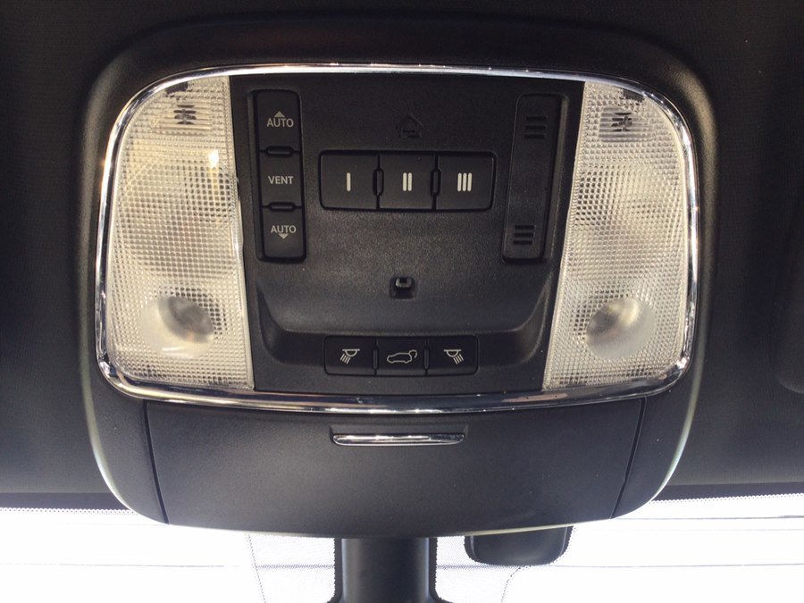Used 2018 Jeep Grand Cherokee Altitude AWD/4WD image 40