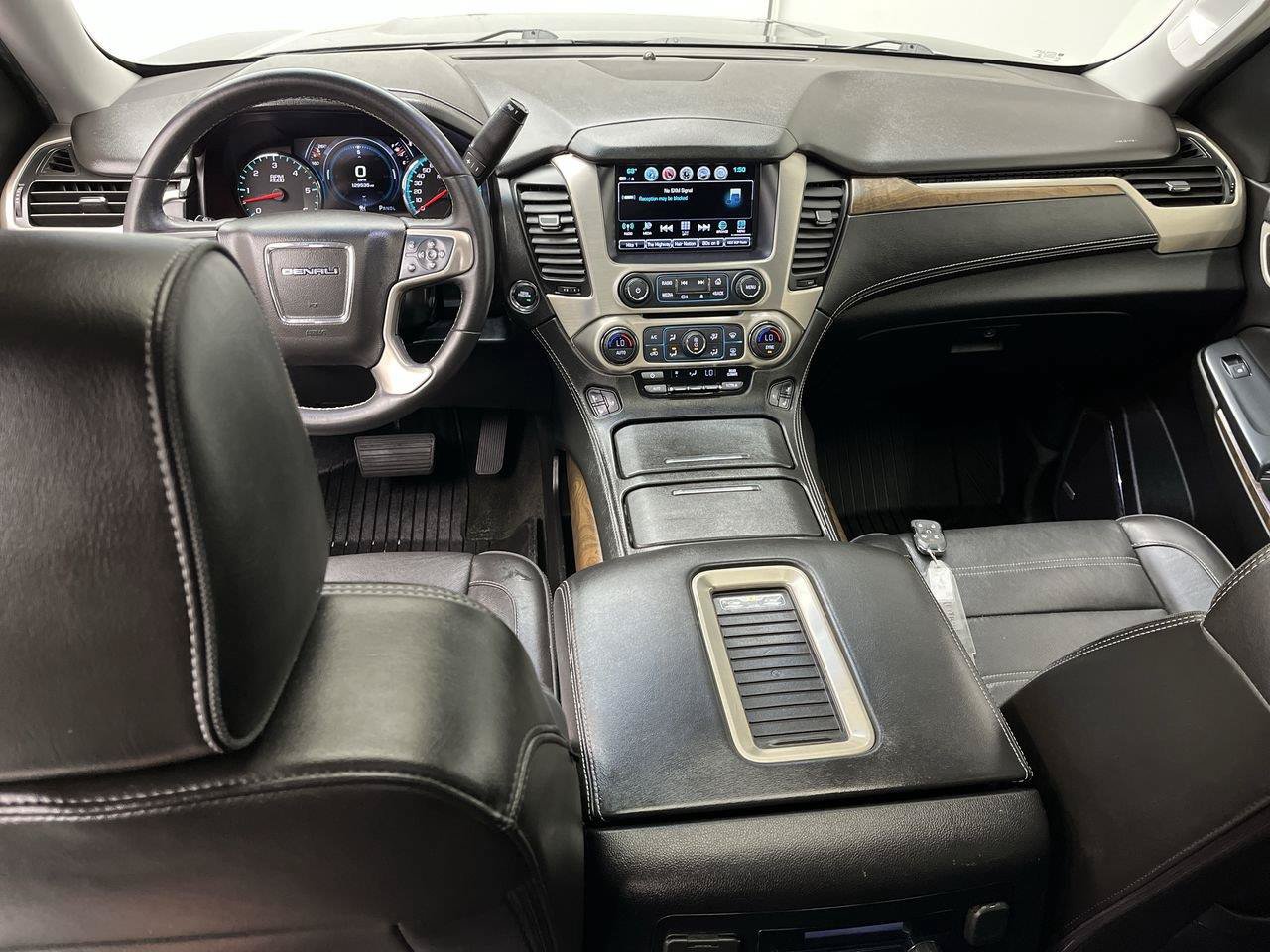 Used 2018 GMC Yukon XL Denali w/ Denali Ultimate Package AWD/4WD image 4