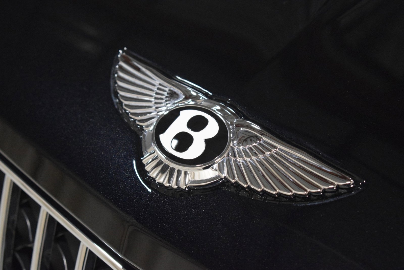 New 2025 Bentley Bentayga image 9