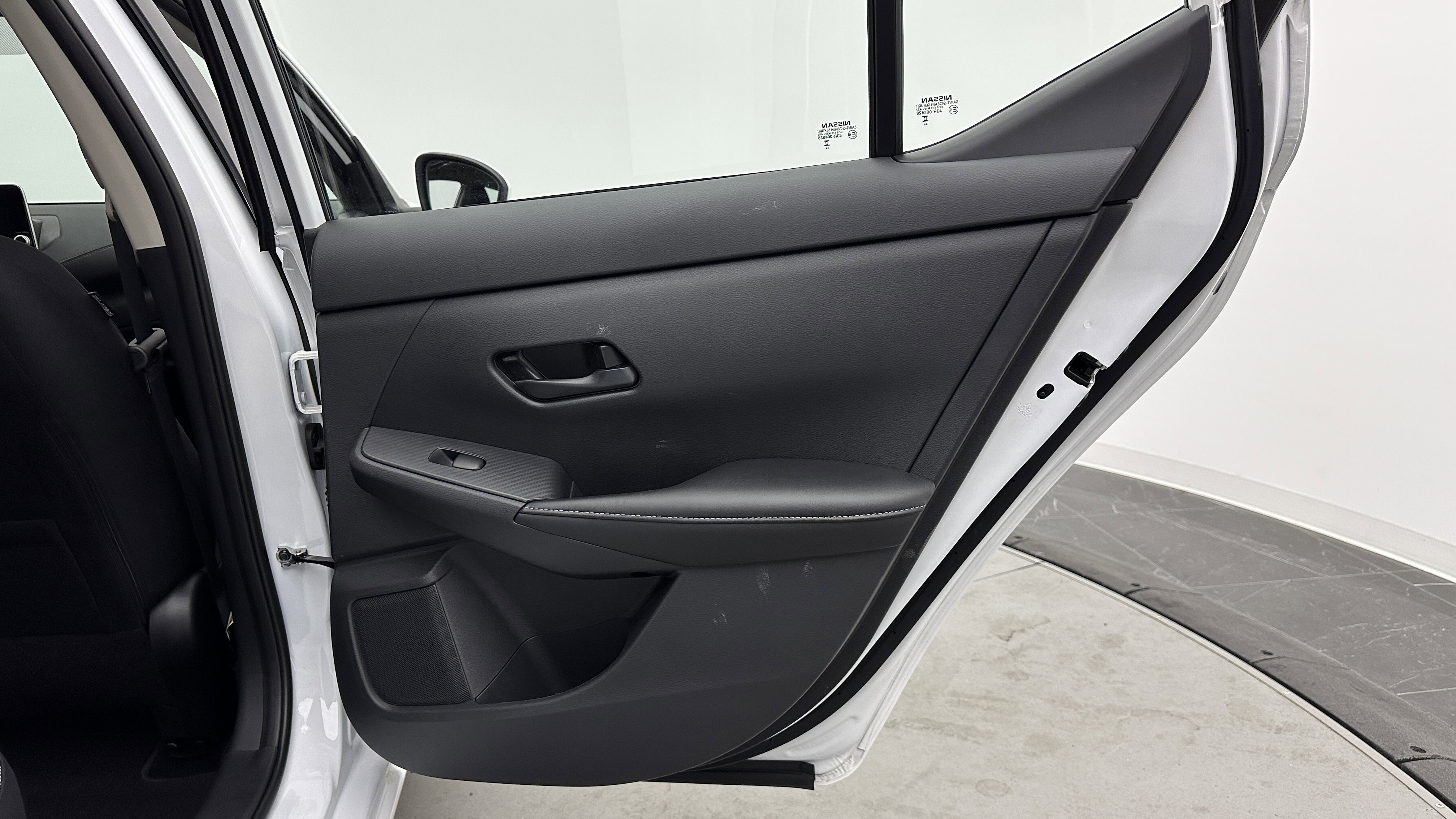 Used 2025 Nissan Sentra SV image 30