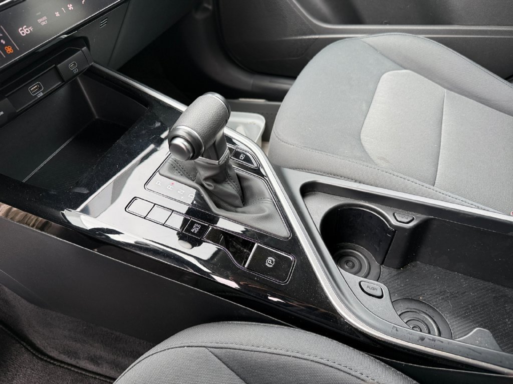 Used 2025 Kia Niro LX FWD image 31