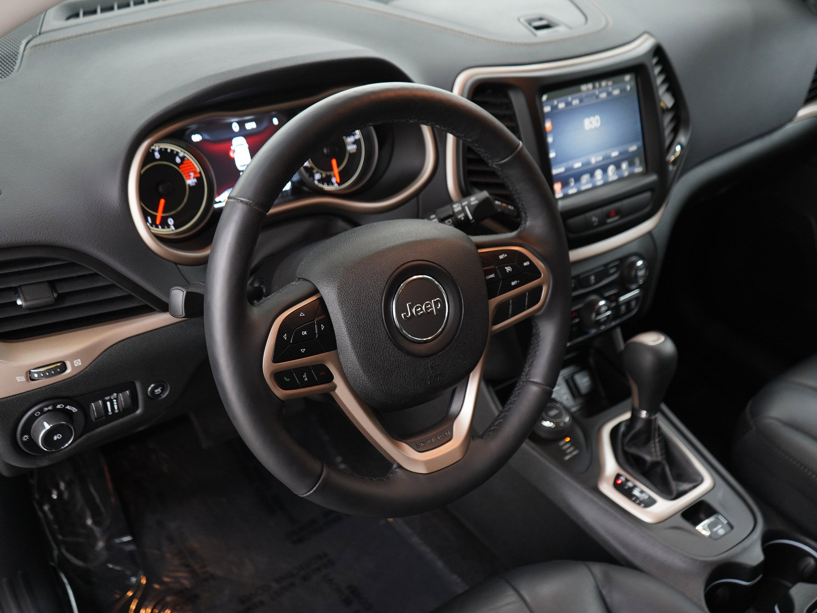Used 2018 Jeep Cherokee Limited AWD/4WD image 21