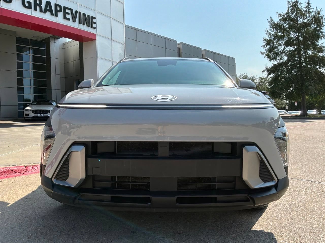 Used 2025 Hyundai Kona SEL FWD image 3